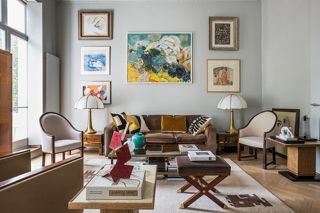 Classic living room in muted shades with stucco ceiling