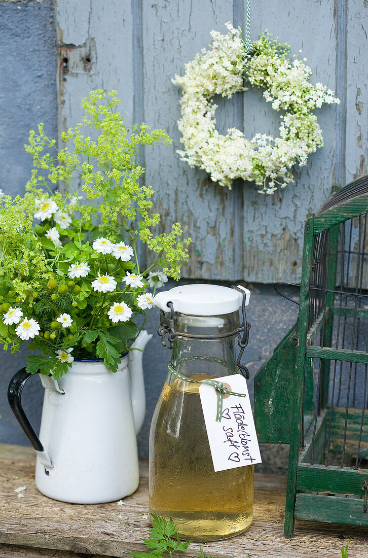 Selbstgemachter Holunderblütensaft