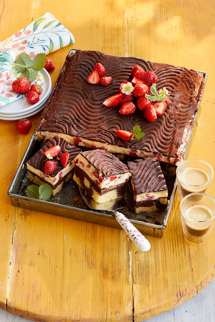 Strawberry Donauwelle (German marble cake)