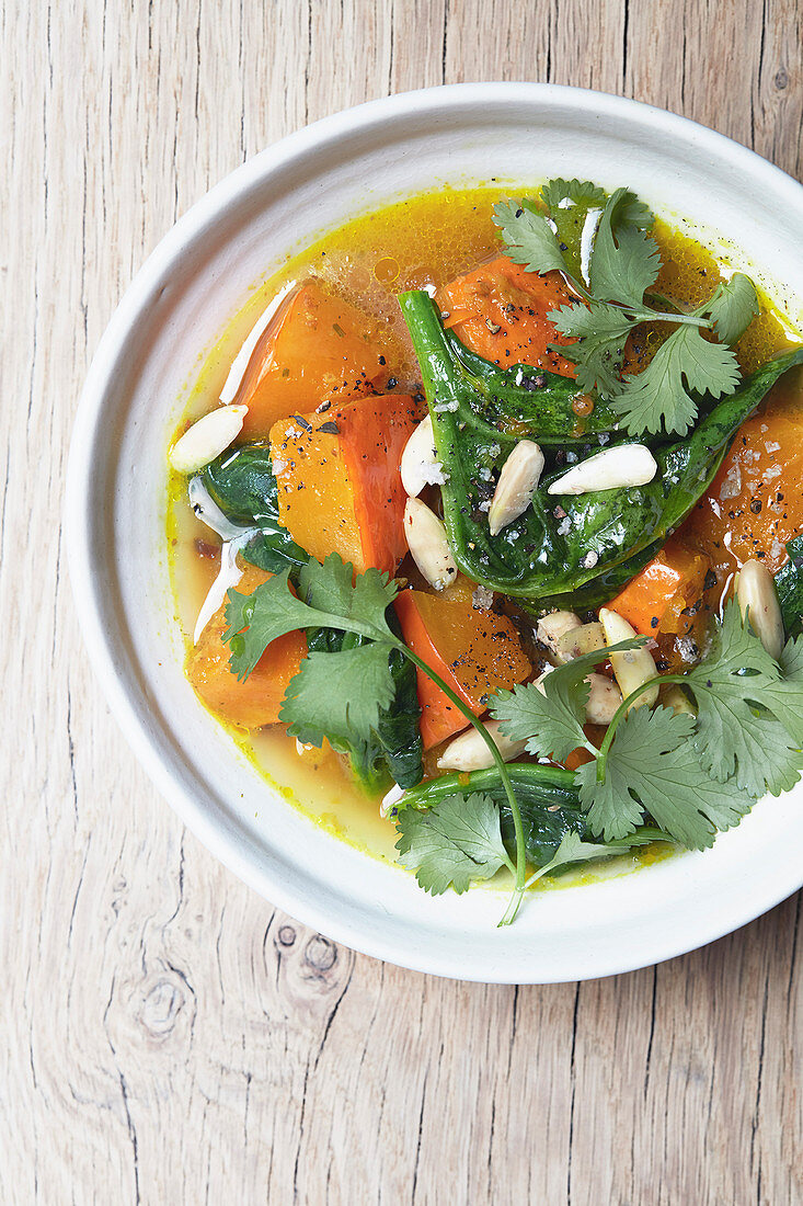 Pumpkin and spinach curry with coriander