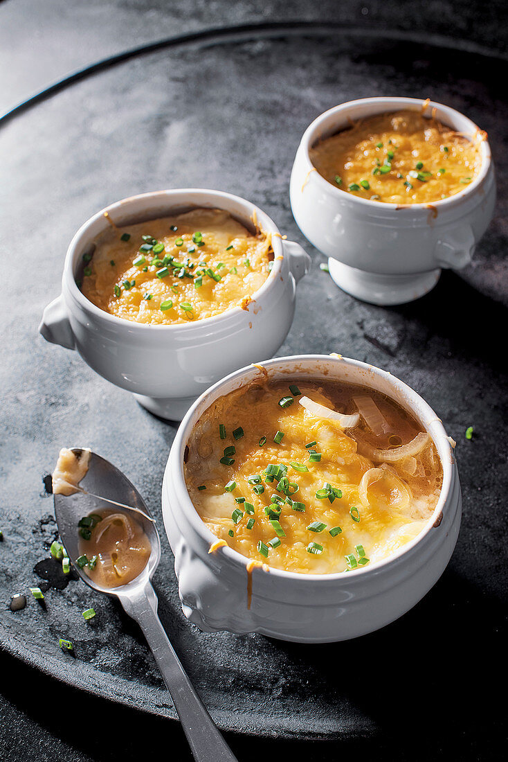 Gratinated onion soup with cognac