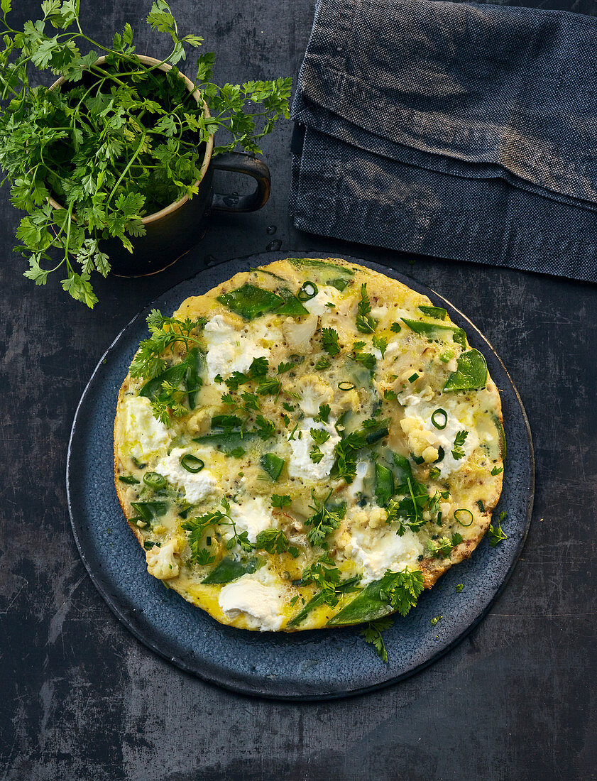 Gemüse-Omelett mit Ricotta und Petersilie