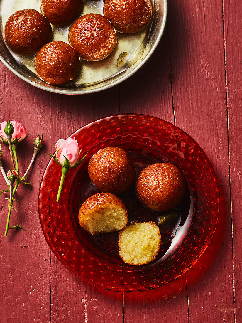 Gulab jamun (Indian milk balls)