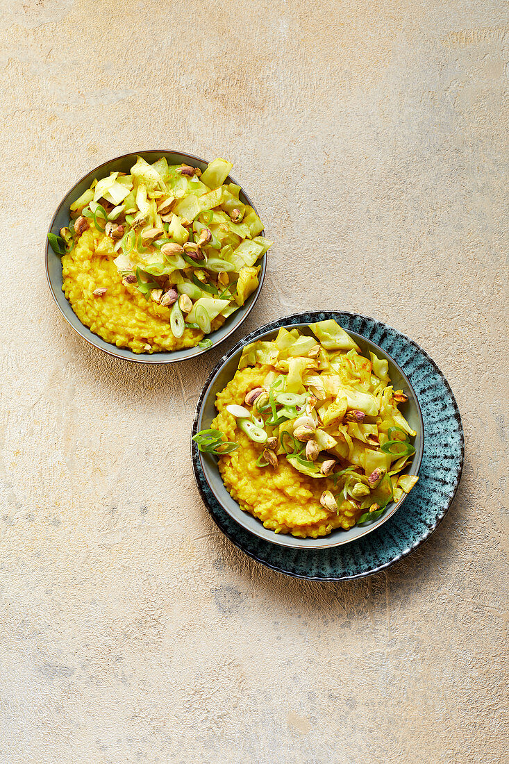 Dhal with ginger-white cabbage and pistachios
