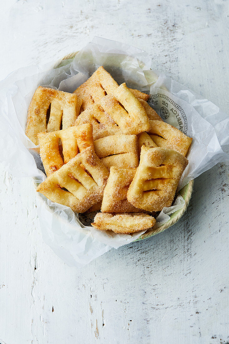 Filhozes – fried Portuguese pastries