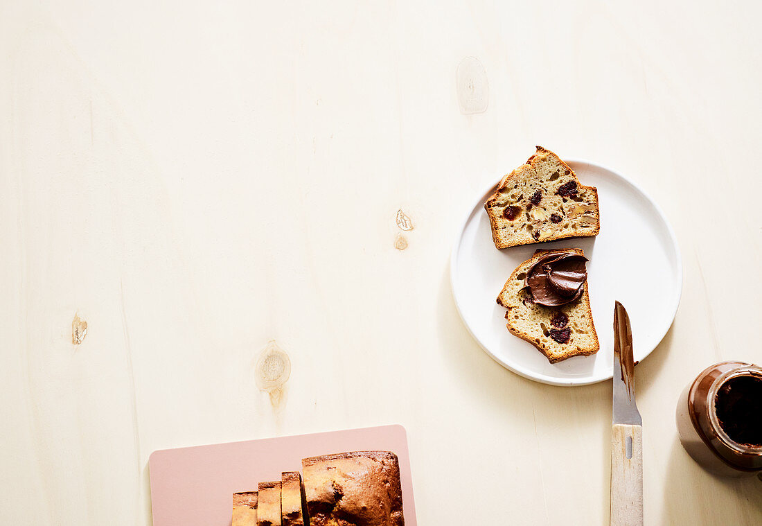 Banana and mascarpone bread with chocolate spread