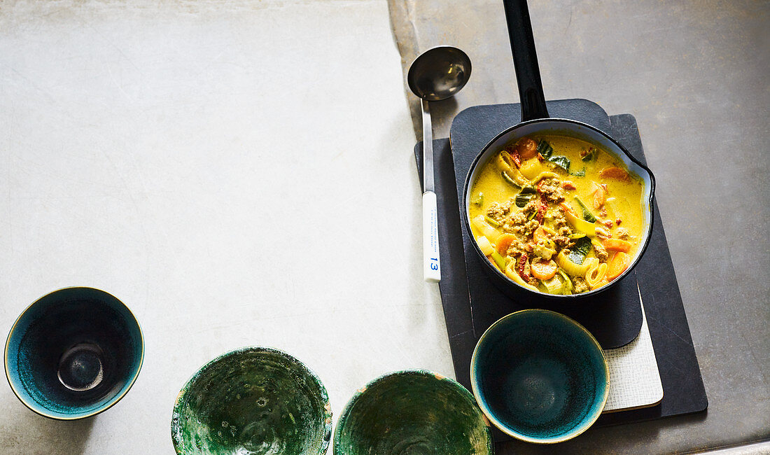 Lauch-Käse-Suppe mit Hackfleisch und Garam Masala