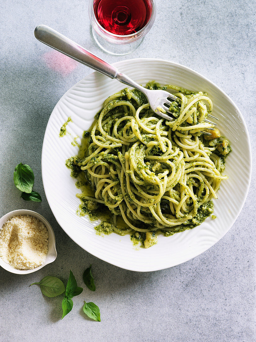 Spaghetti mit Pesto