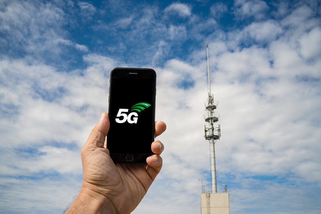 Mobile phone relay aerial and 5G