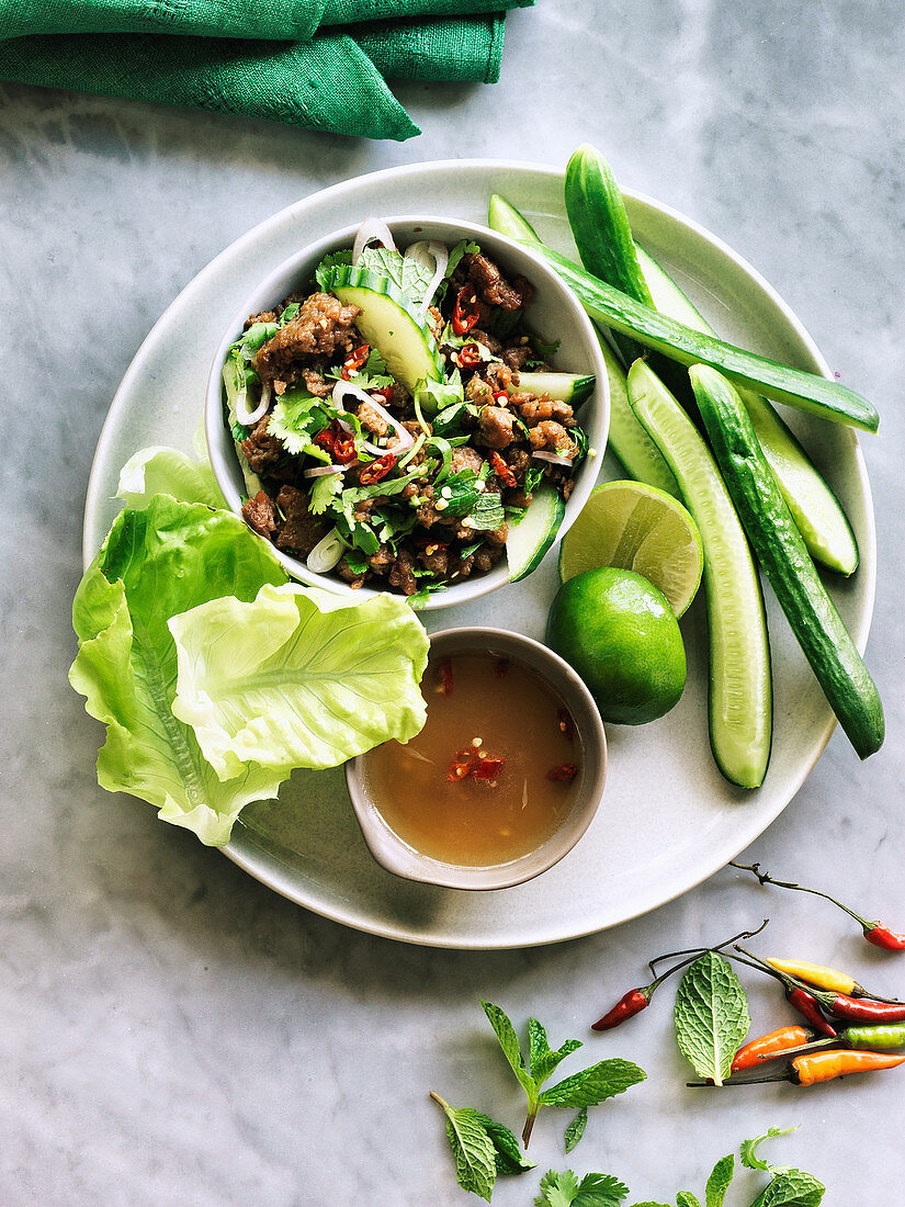 Veganer Larb-Salat (Thailand)