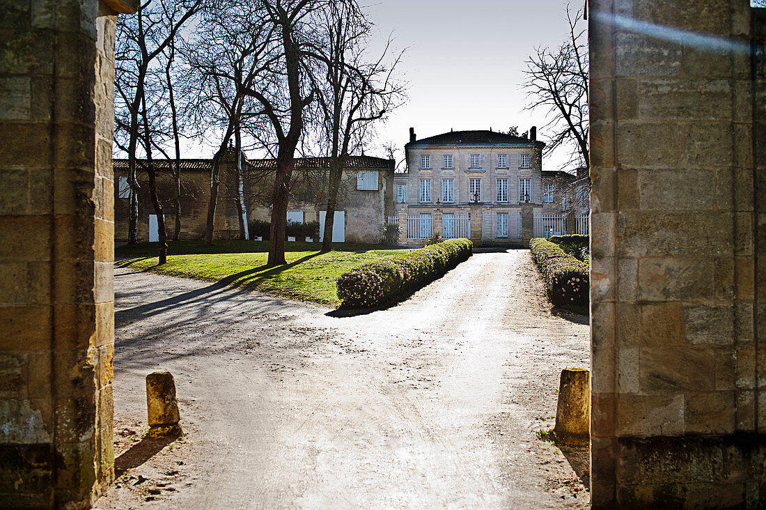 Interior courtyard at Chateau Figeac, Saint Emilion, Bordeaux, France