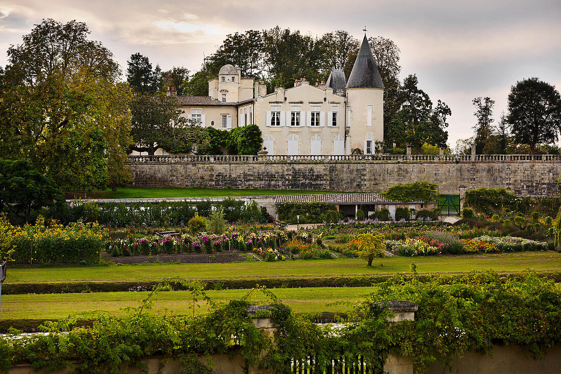 Palace with park grounds, Chateau Lafite-Rothschild, Pauillac, Medoc, Bordeaux, France