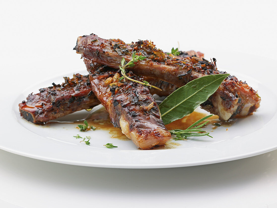 Caramelised ribs with herbs