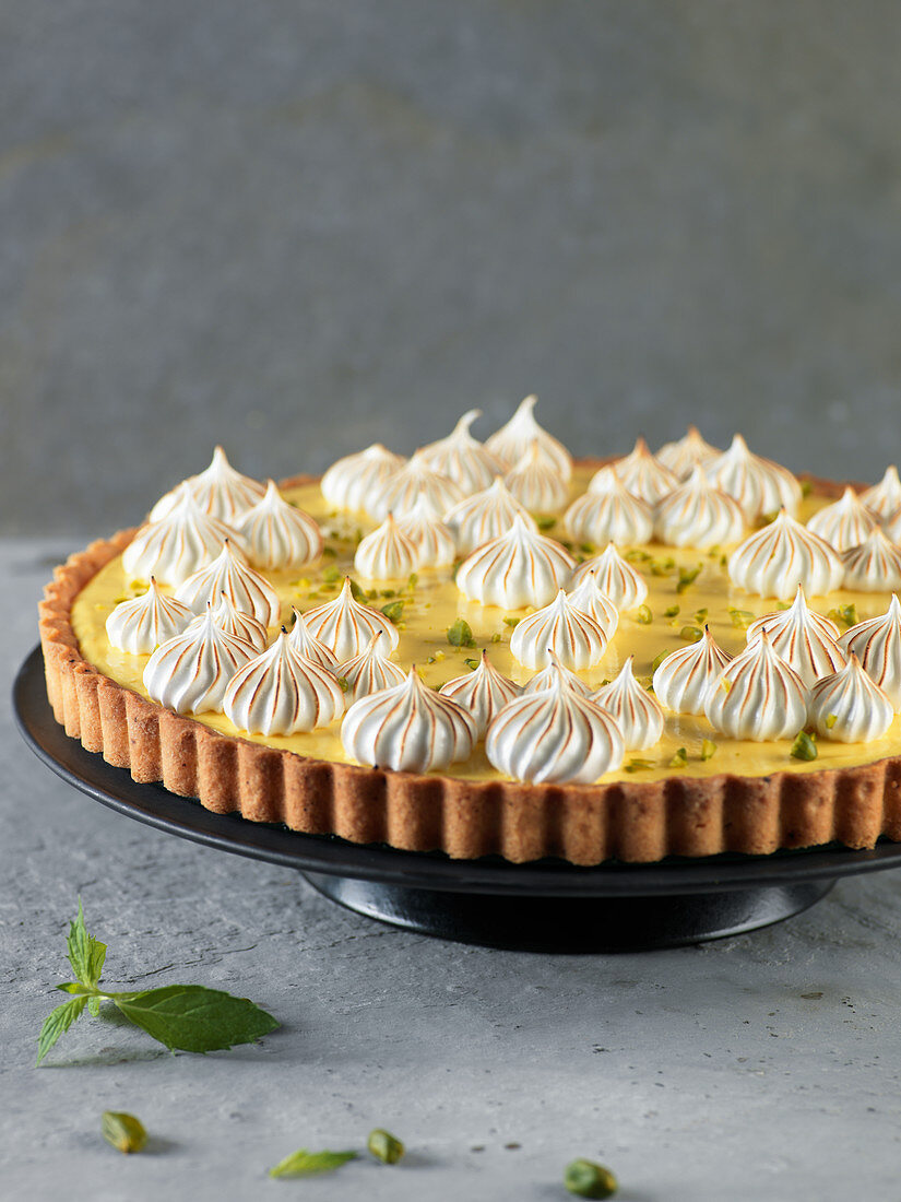 Lemon meringue tart