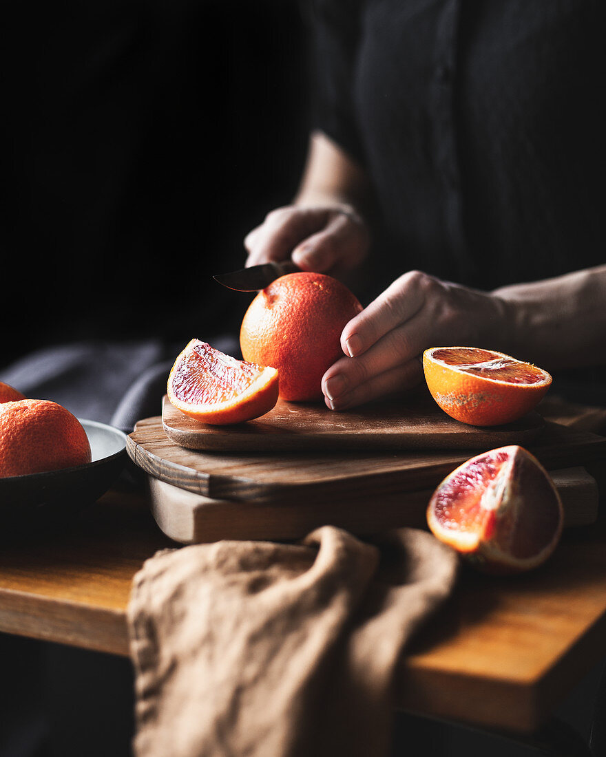 Cutting blood oranges