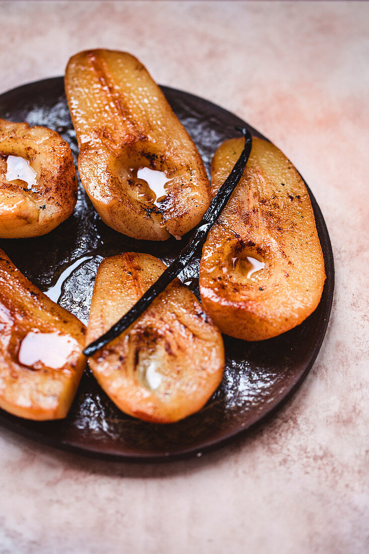 Baked pears with vanilla