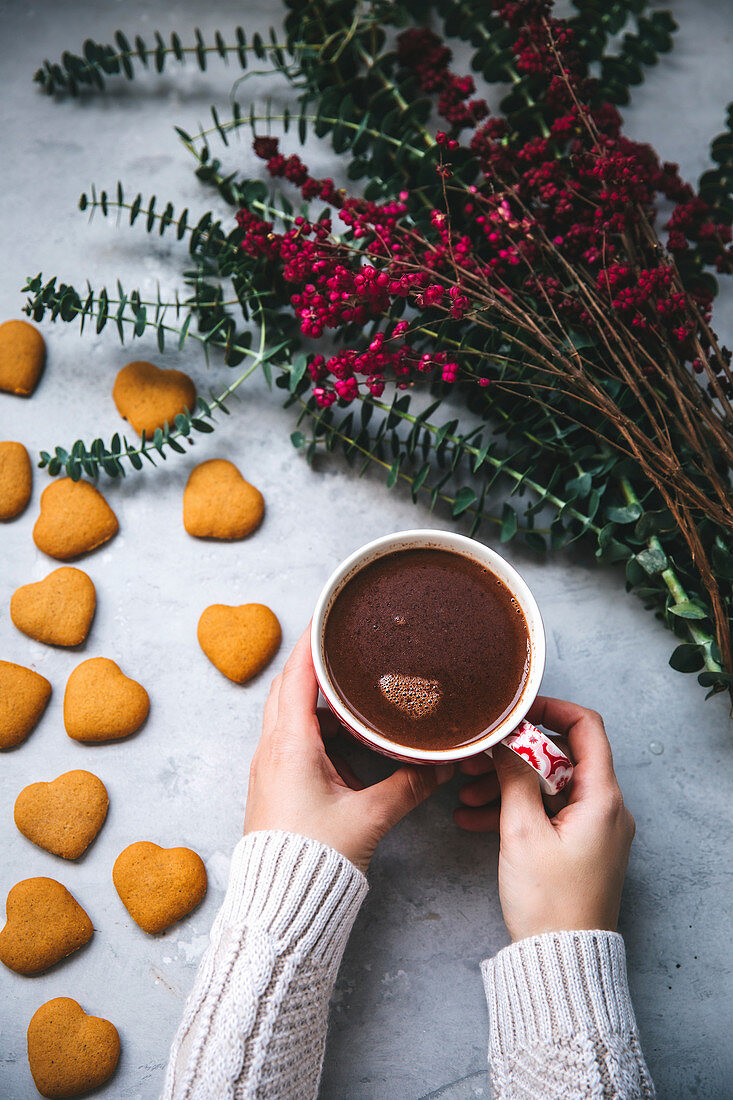 Coffee and gingerbread cookies