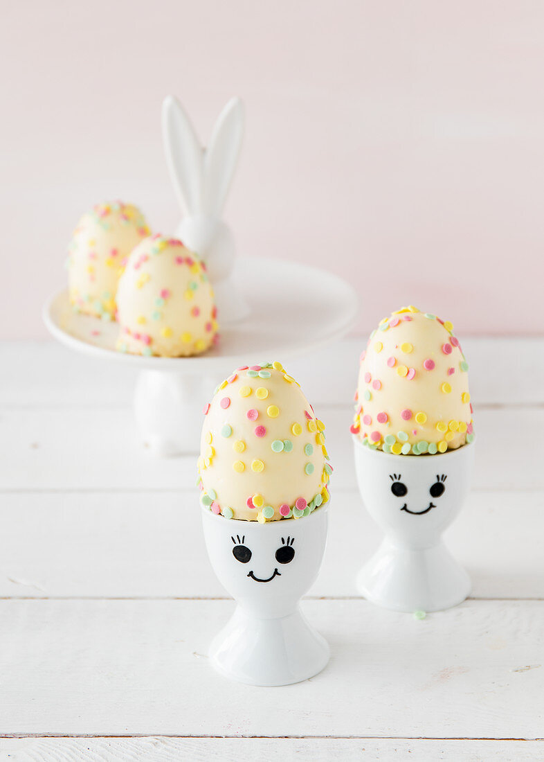 DIY egg cup with confetti foam kisses