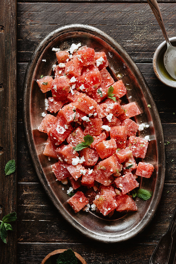 Wassermelonensalat mit Feta und Minze – Bilder kaufen – 13380046 StockFood