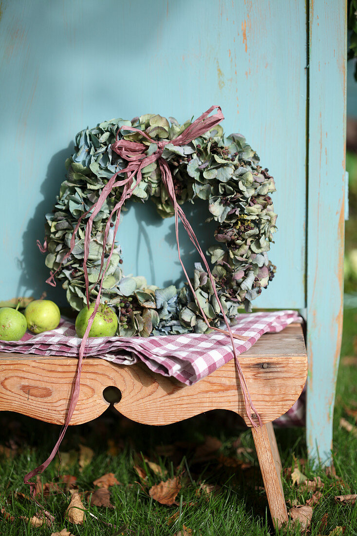 Wreath of hydrangea blossoms