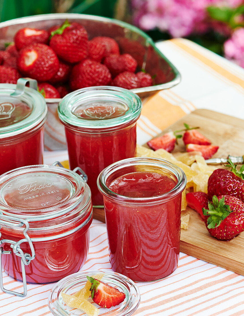 Selbstgemachte Erdbeer-Ingwer-Marmelade