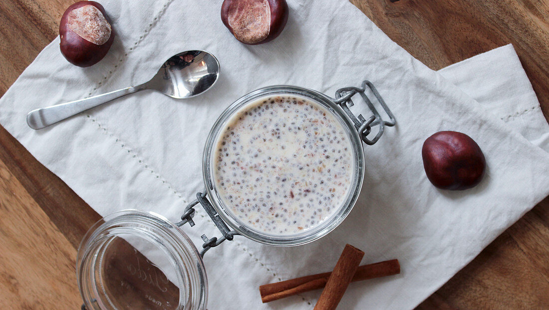 Veganer Maronen-Pudding mit Chiasamen