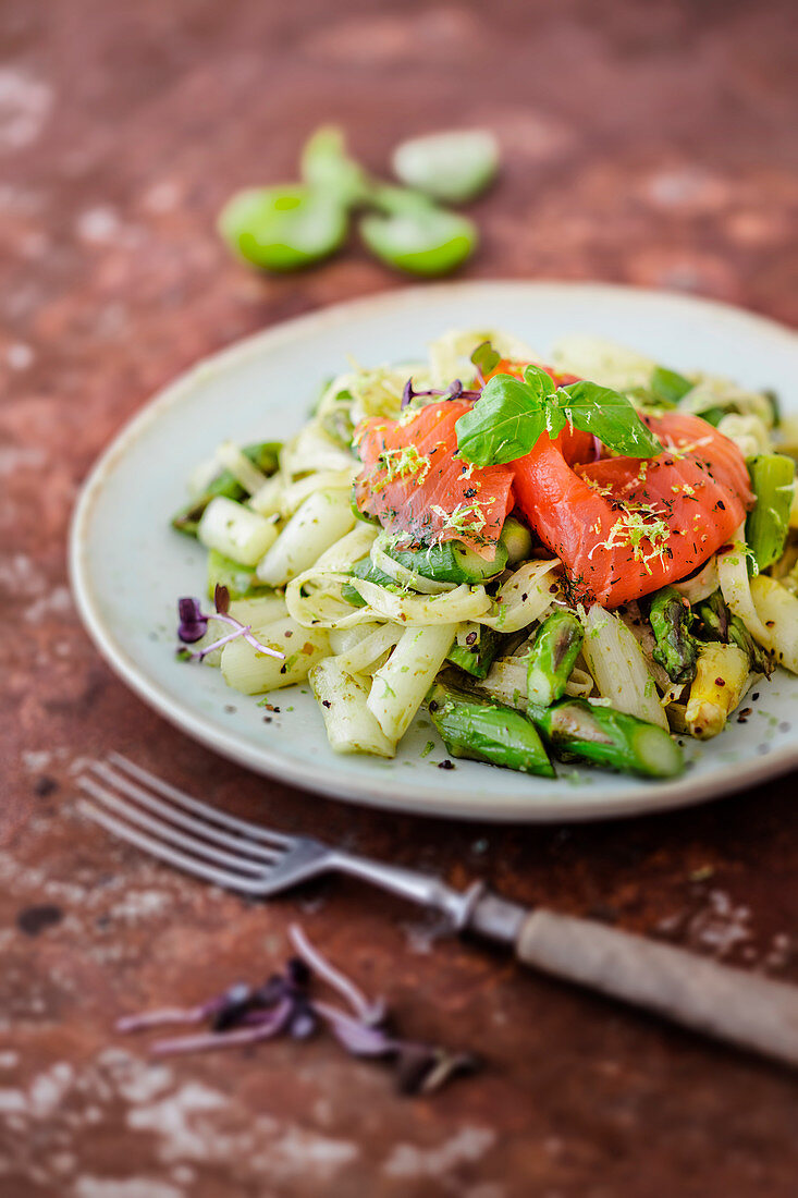 Pasta with asparagus, pickled salmon and lime