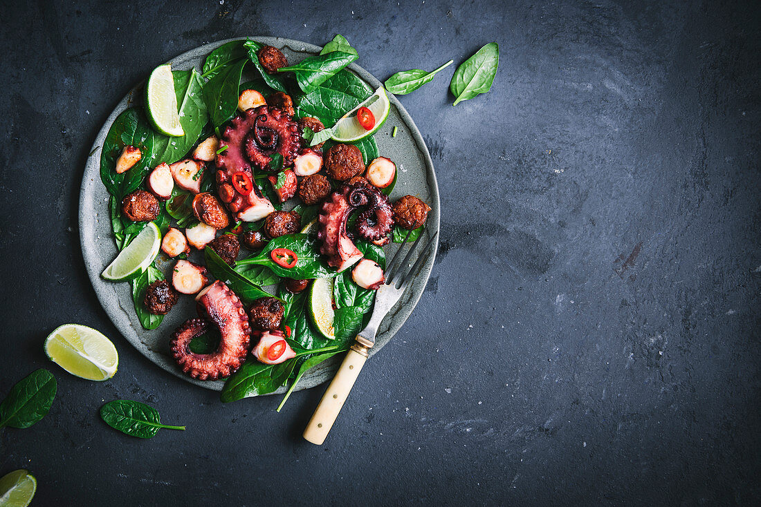 Gegrillter Octopus-Chorizo-Salat