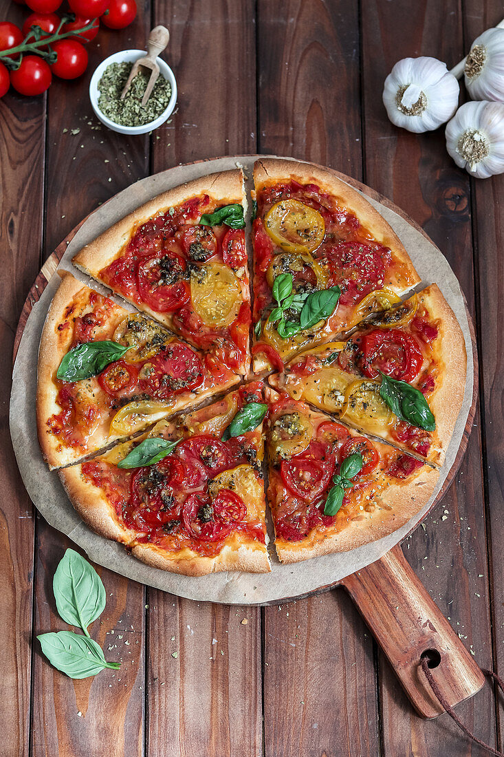 Pizza bruschetta with tomatoes and basil (vegan)