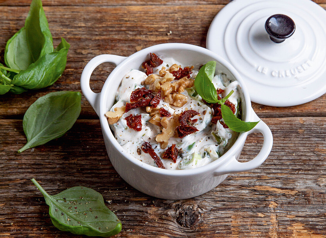Italian quark spread with walnuts and dried tomatoes