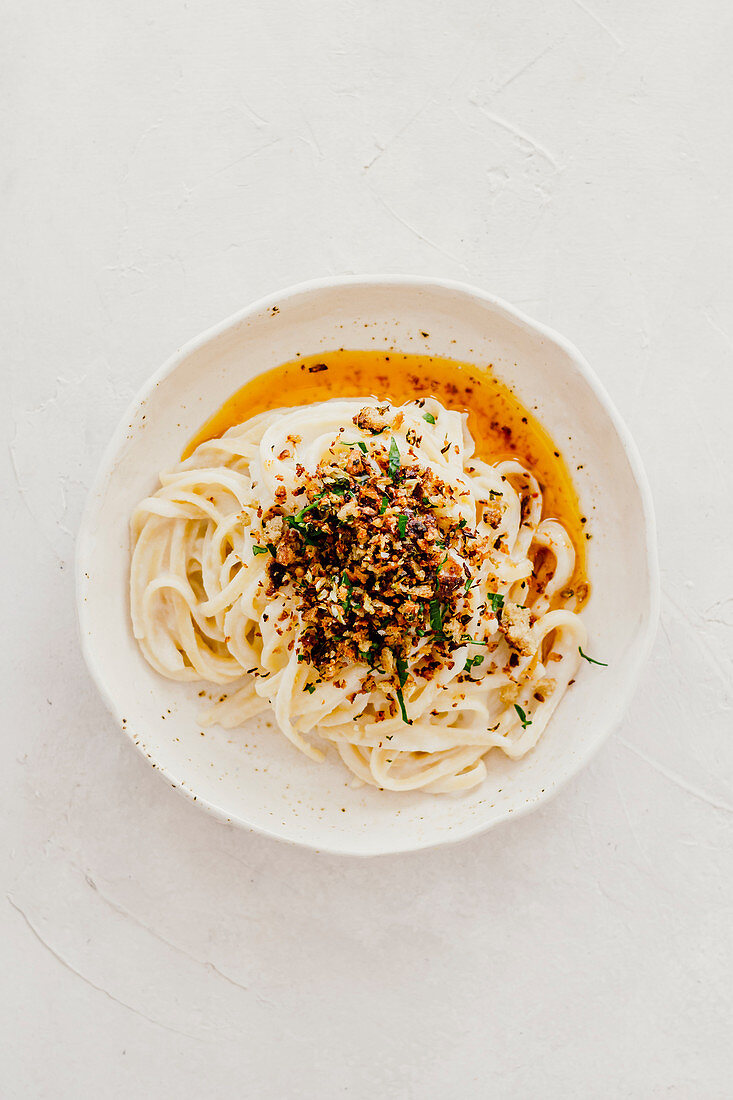 Linguine with cauliflower, olives and breadcrumbs