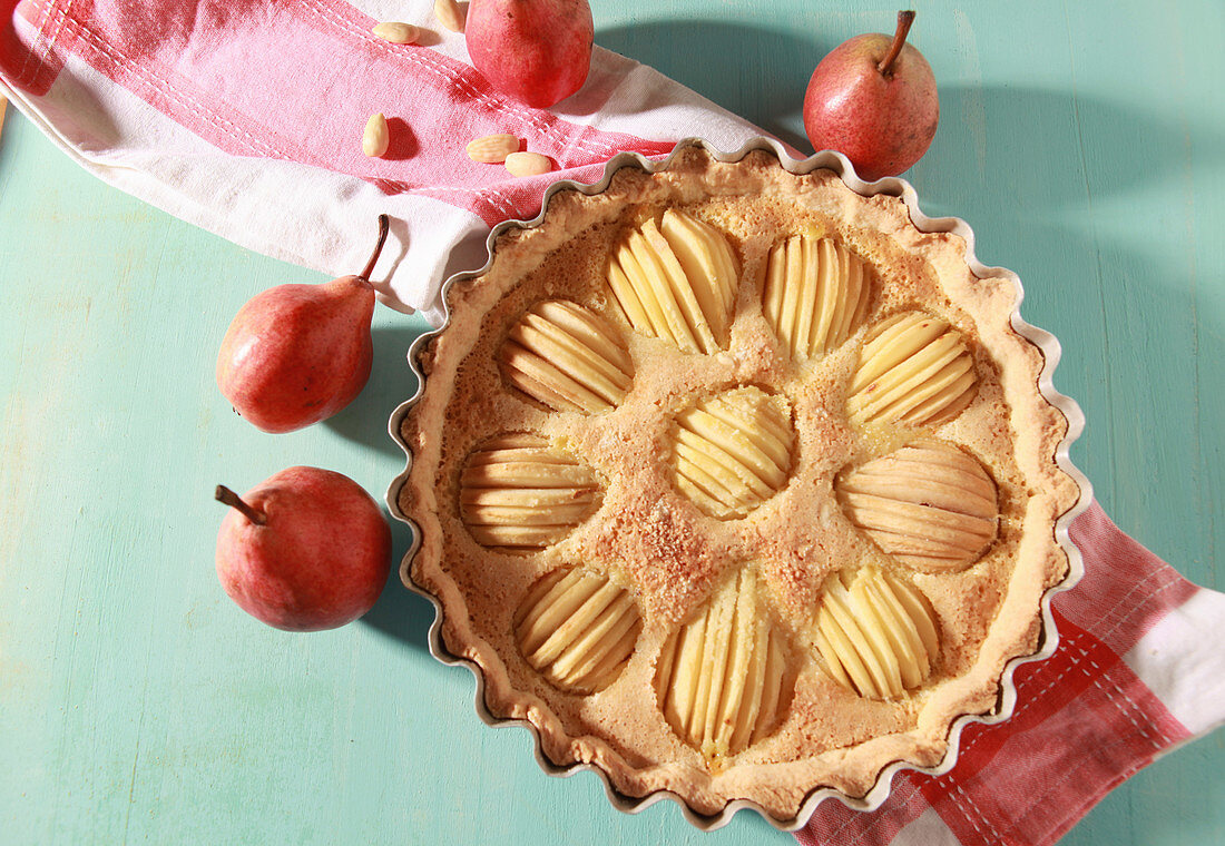 Pear crostata with almonds