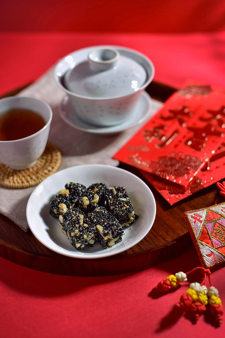 Crunchy Seasame Rice Candy and tea (China)