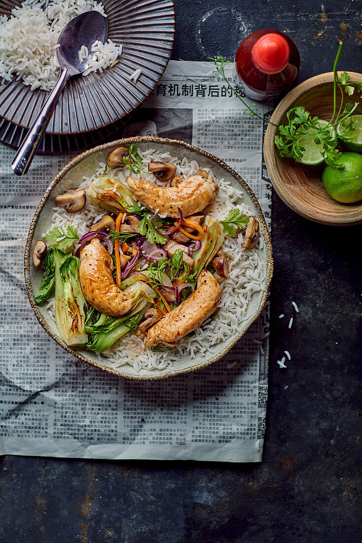 Rice bowl with teriyaki chicken, pak choi and mushrooms (Asia)