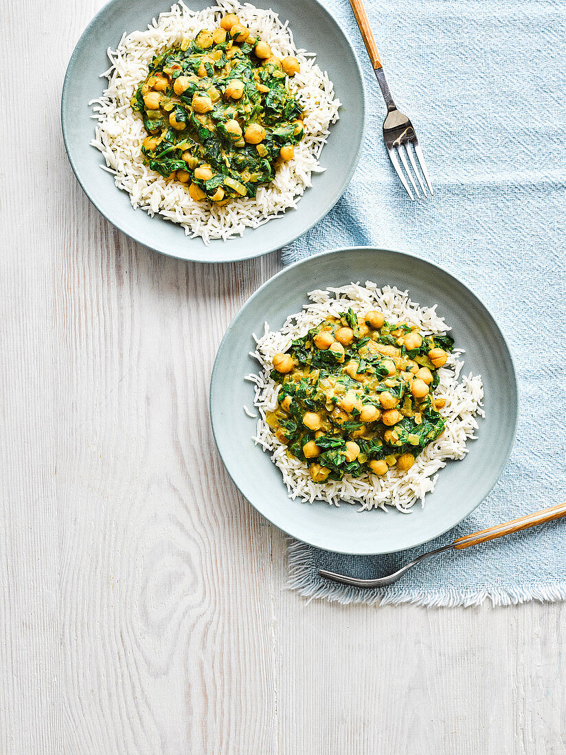 Chickpea, spinach and almond butter bowl