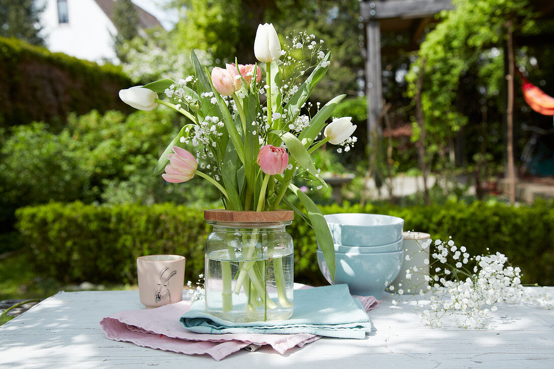 Easter bouquet of tulips and gypsophila … – License image