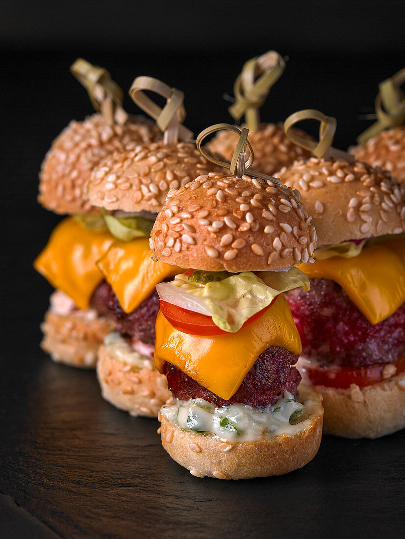 Slider; Mini Cheeseburger with Lettuce