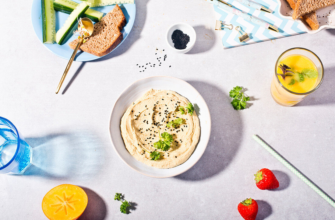 Hummus with bread