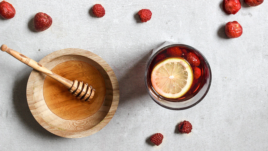 Fruity iced tea with forest honey