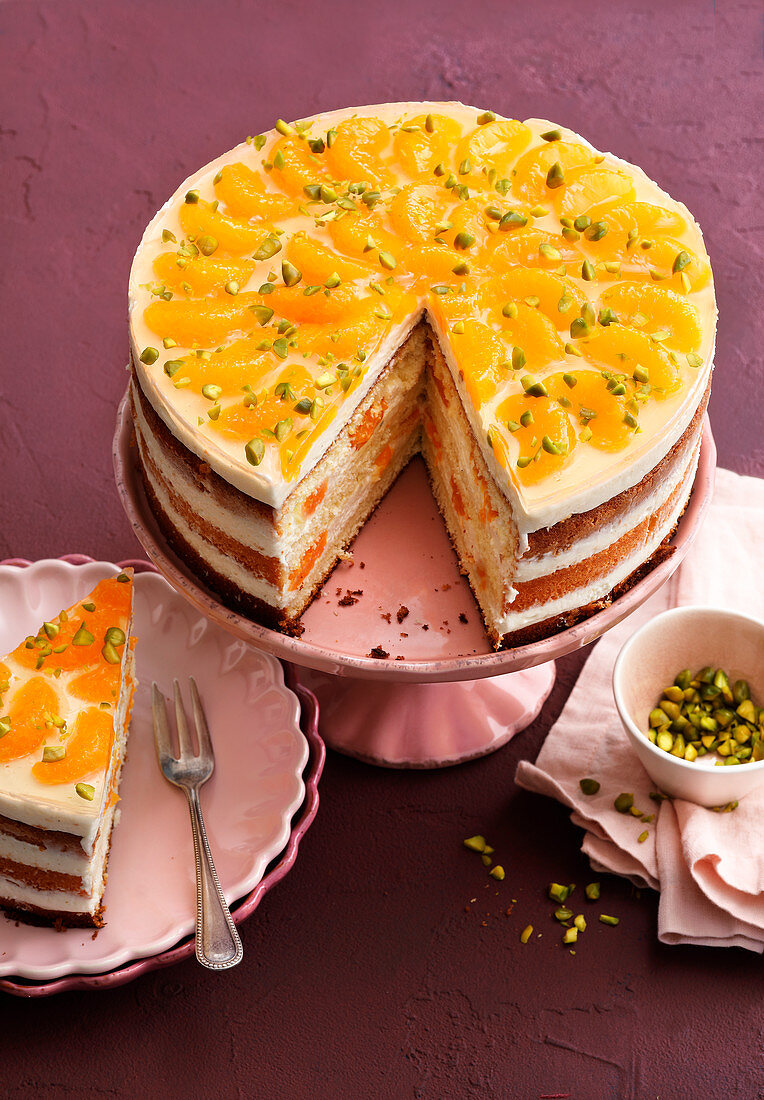 Mandarin cheesecake with pistachios