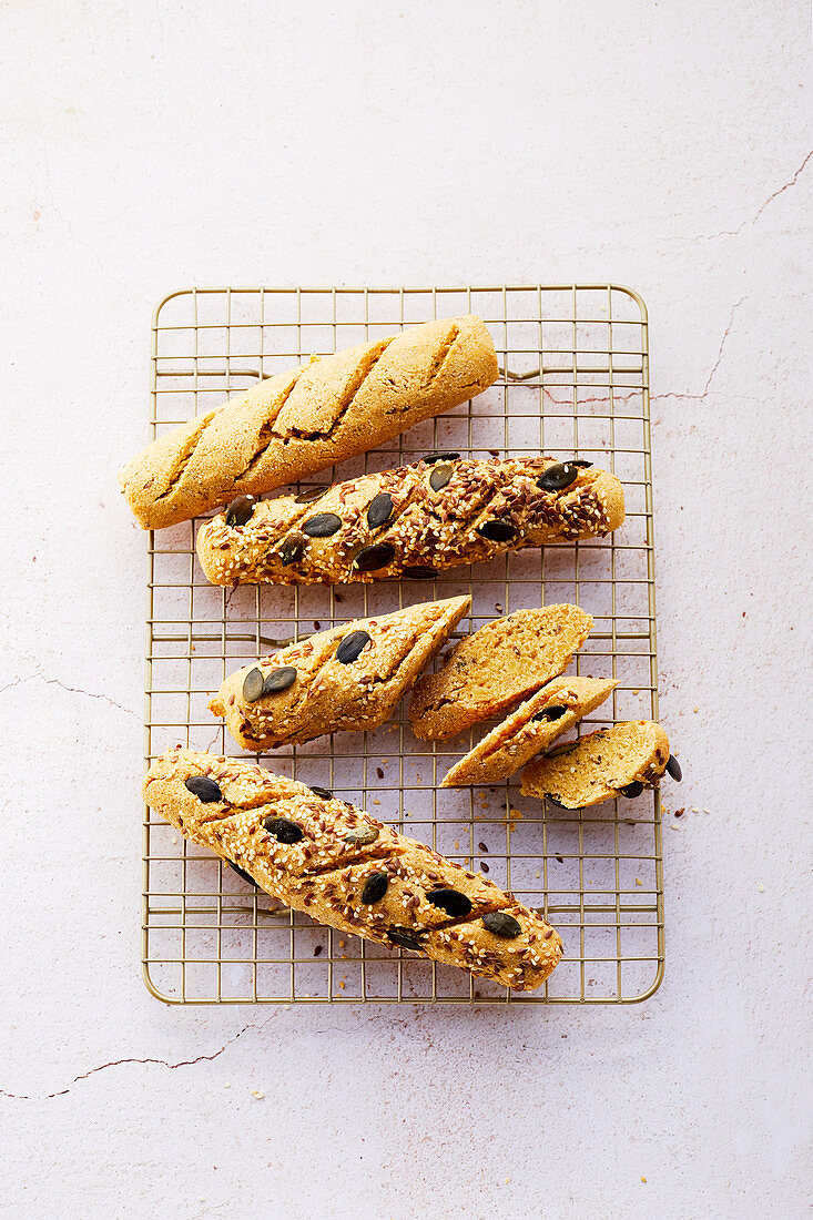 Low-carb bread made with almond flour and oat bran