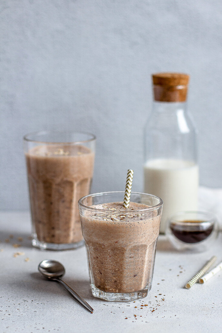 Banana oatmeal smoothie