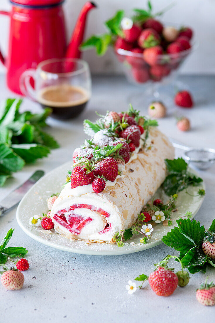 Strawberry meringue roll