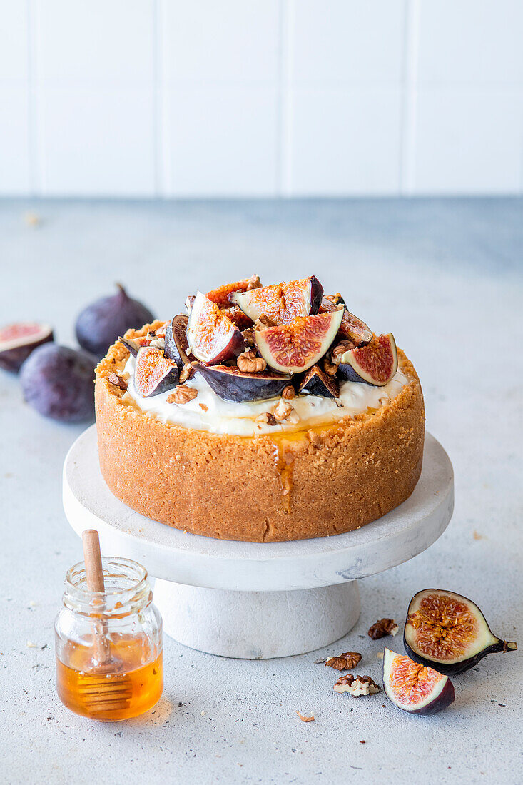 Fig and walnut cheesecake