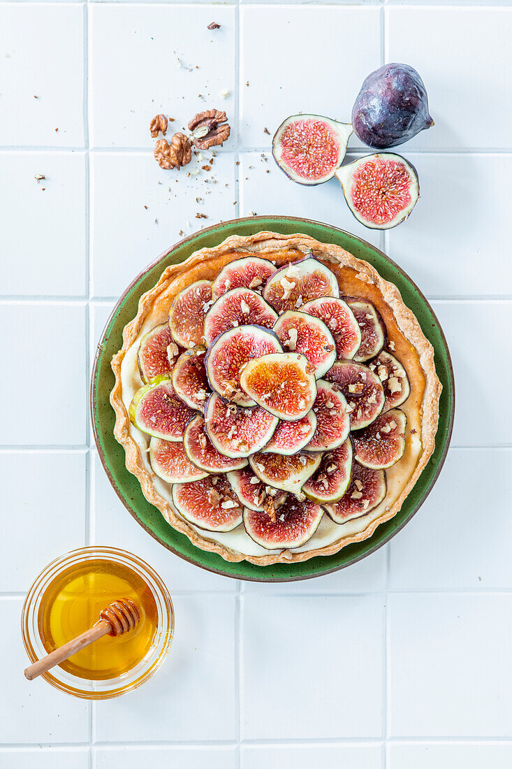 Fig tart with honey