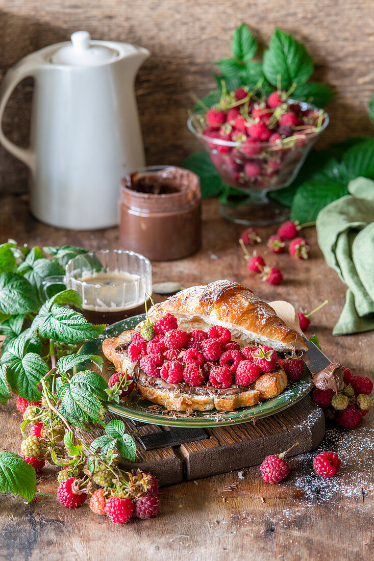 Himbeercroissant mit Schokocreme