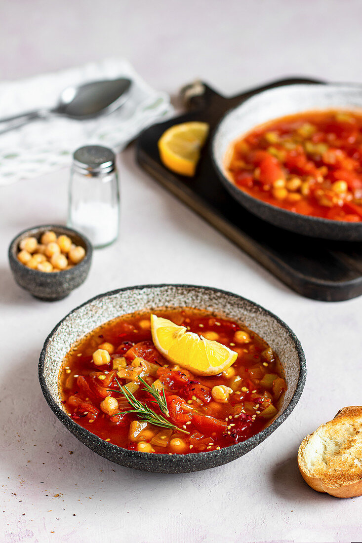 Tomaten-Kichererbsen-Suppe