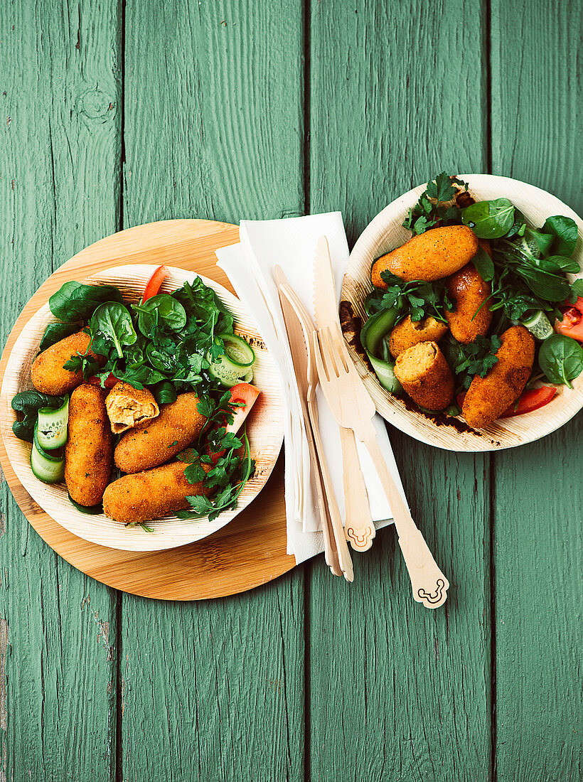 Kichererbsen-Kroketten mit Salat