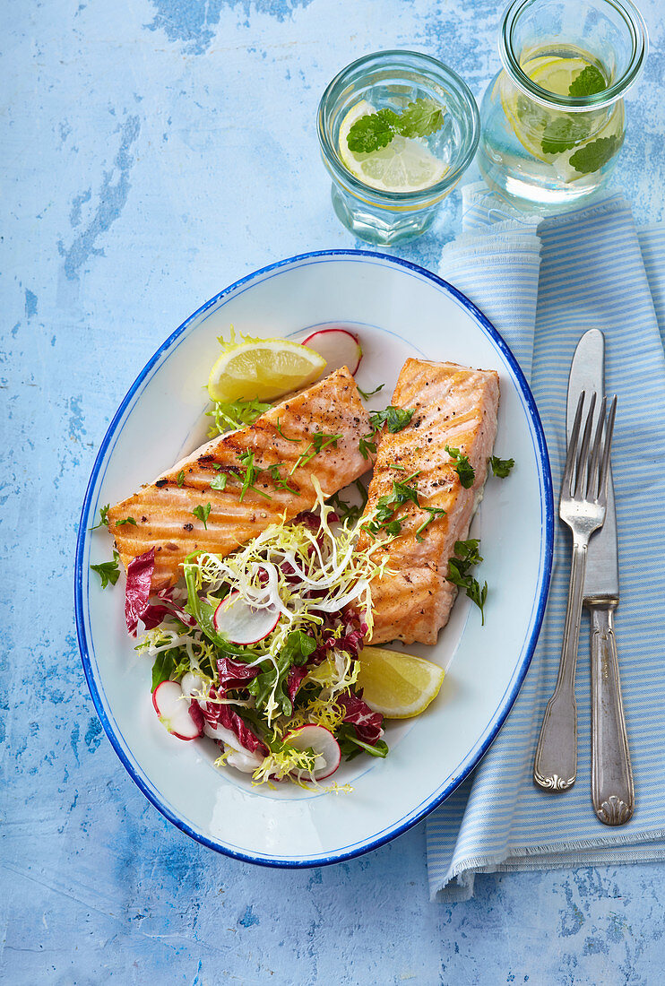Grilled salmon with salad