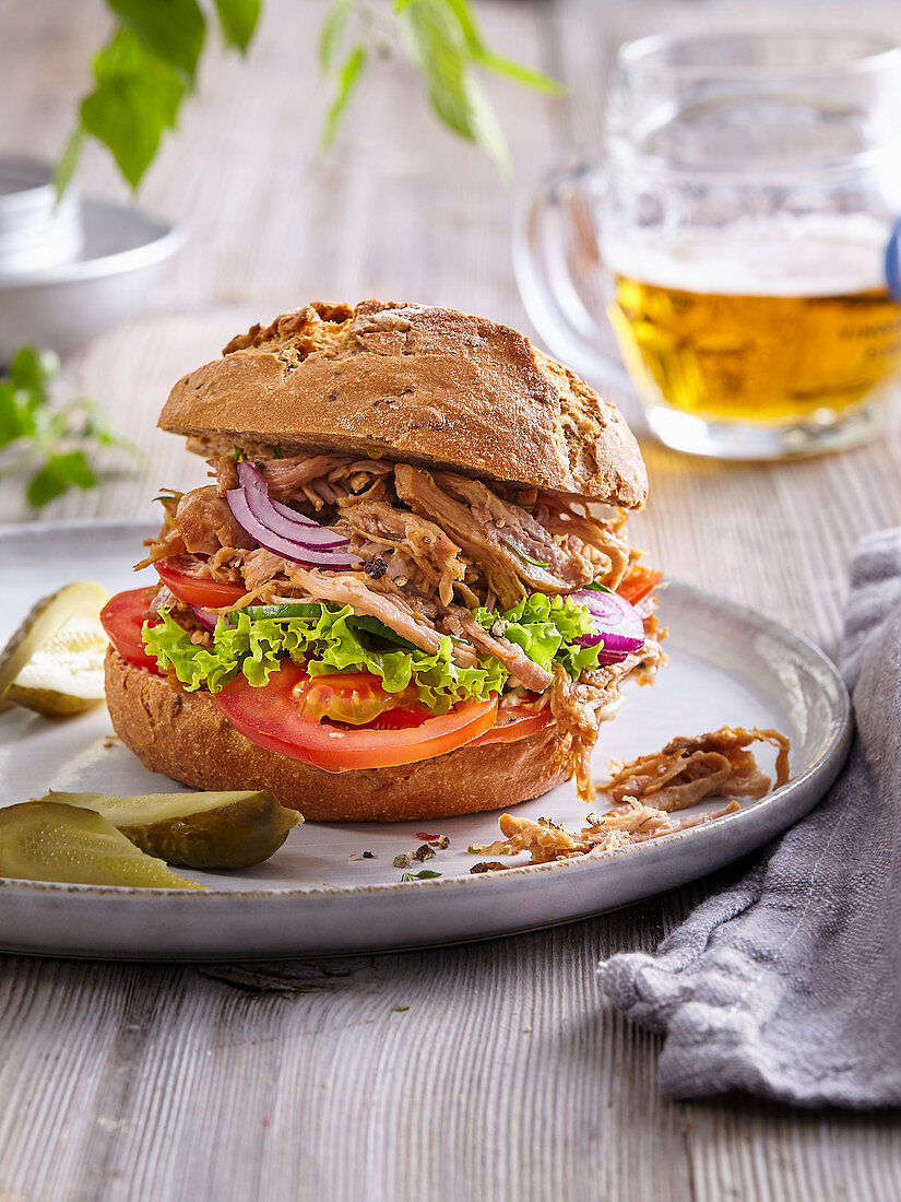 Burger with pulled pork